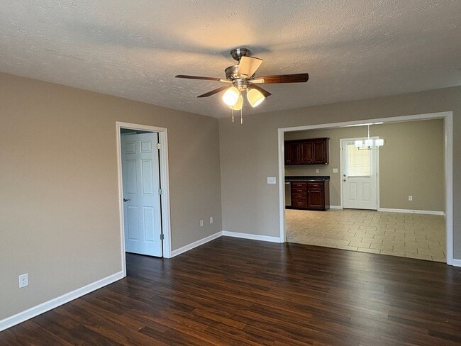Photo - 379 Hendrixson Dr