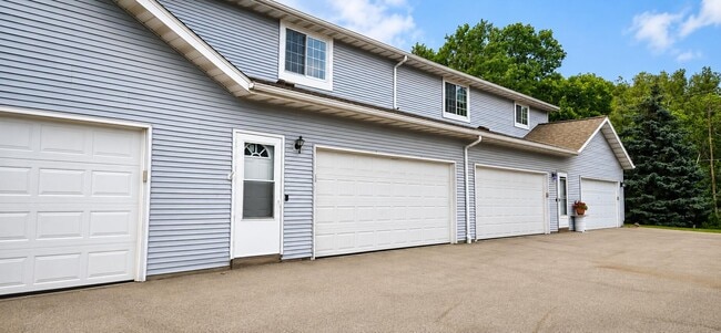 Building Photo - 501 Slinger Rd