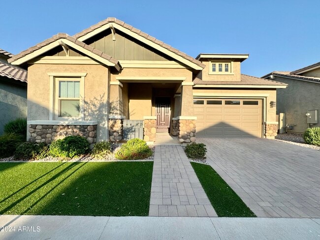 Building Photo - 2575 S Quaintance St