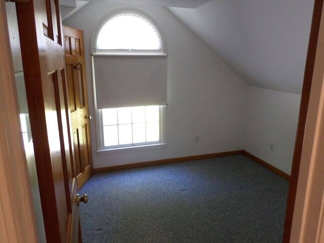 Photo - 188 Flaggy Meadow Rd Unit 1 Br. Apt.