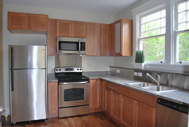 Kitchen - 933 Marion Ave Apartamentos Unidad 2