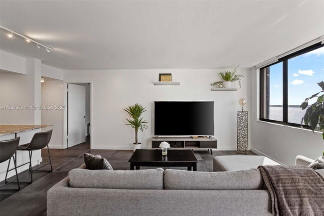 Photo - 540 Brickell Key Dr Unit 1519