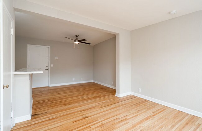 225–233 Oak Grove – Oak Grove Downtown