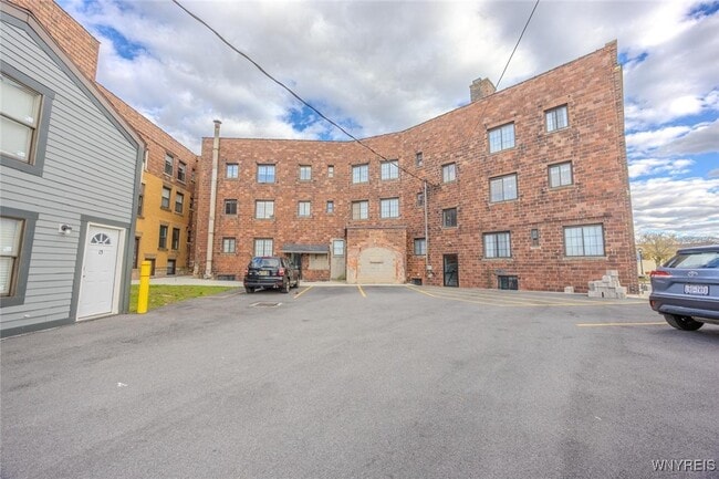 Photo - 530 Main St