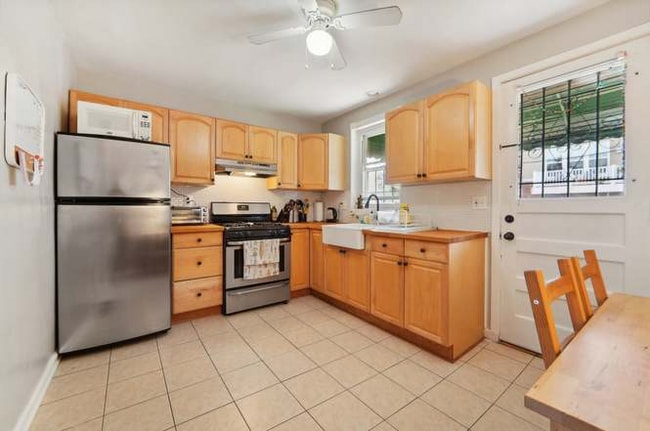 Photo - 1217 W 37th St Unidad House