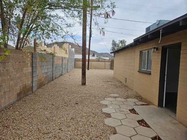Photo - 1608-1610 W. Becker Lane Unit 1608