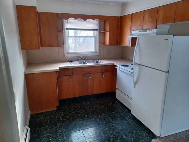 Photo - 107 Oak Hill Rd Unit 4