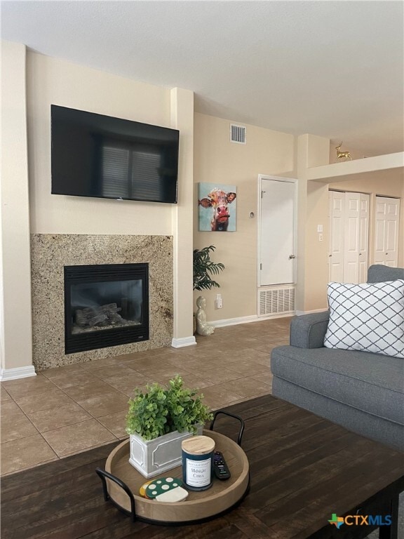 Photo - 421 Shadow Point