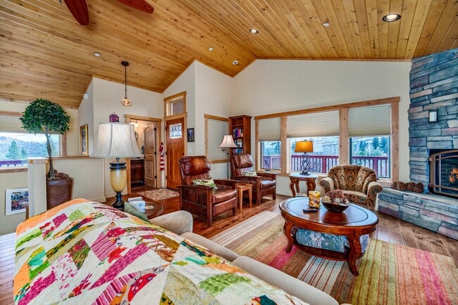 Photo - 985 Forest Mountain Dr