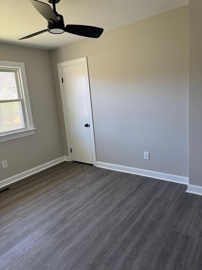 Photo - 1200 E Holly St