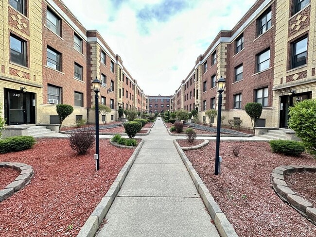 Photo - 816 W Waveland Ave Condo Unit S2