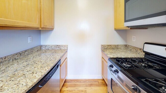 Photo - 2615 4th St NE