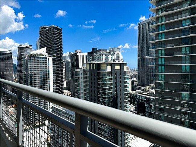 Photo - 60 SW 13th St Unidad 3418