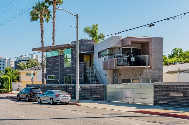 501 N San Vicente Blvd