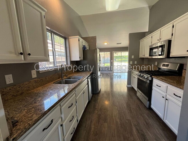 1408 Fairway Dr