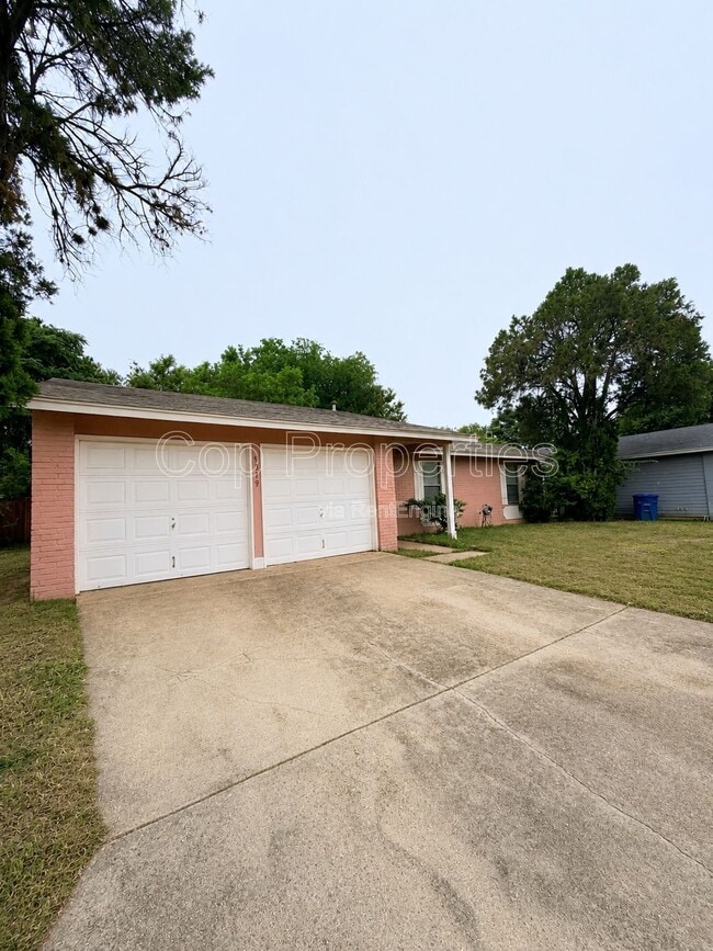 Photo - 9319 Cliff Point Dr