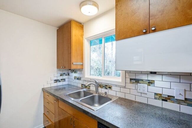 Photo - 8715 N Washburne Ave