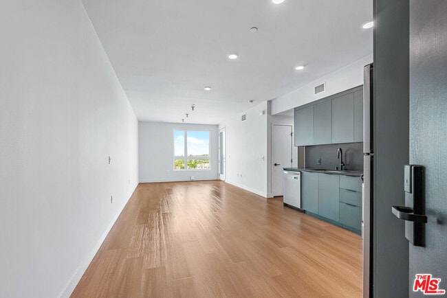 Building Photo - 10601 Washington Blvd Unit 232 Rental