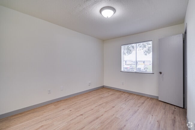 2BR, 1.5BA - 853SF