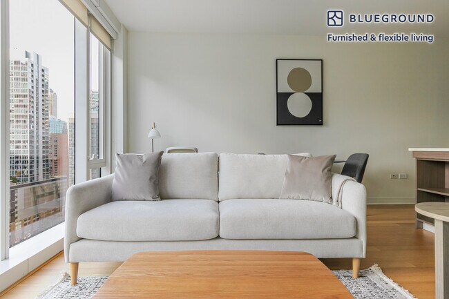 Photo - 340 E North Water St Unidad SI FL16-ID1364