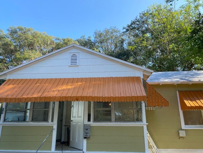 Photo - 1977 Lambert St