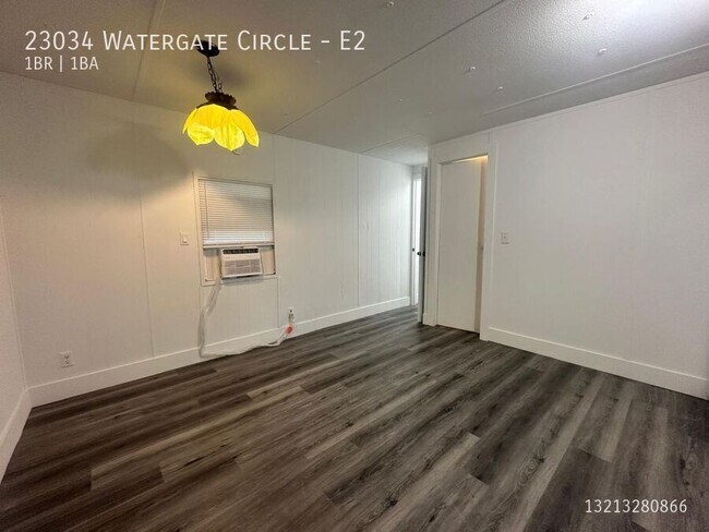 Photo - 23034 Watergate Cir Unidad E2