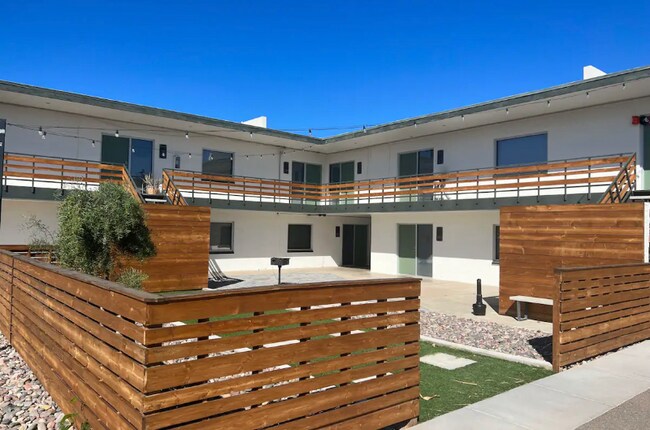 Photo - 813 E Marlette Ave Unidad #10