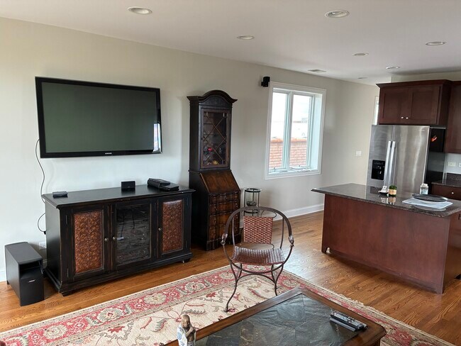 Photo - 5454 W Higgins Ave Unit 3