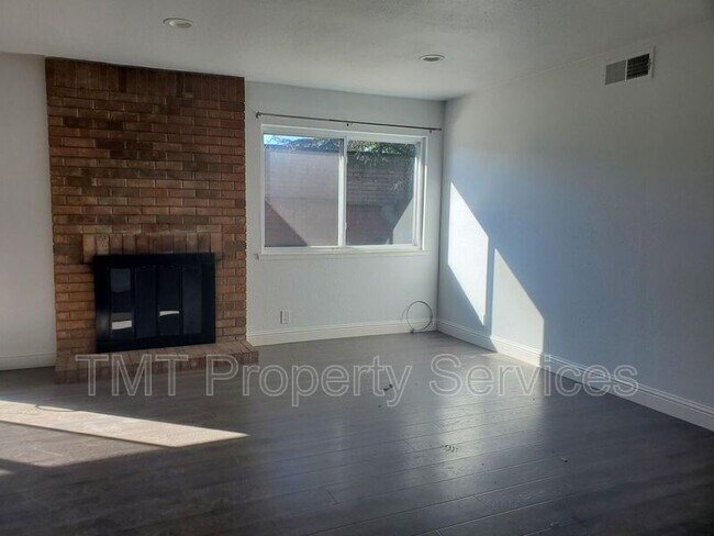Photo - 9002 Salmon Falls Dr