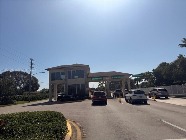 Photo - 100 SW 132nd Way Unidad 205K