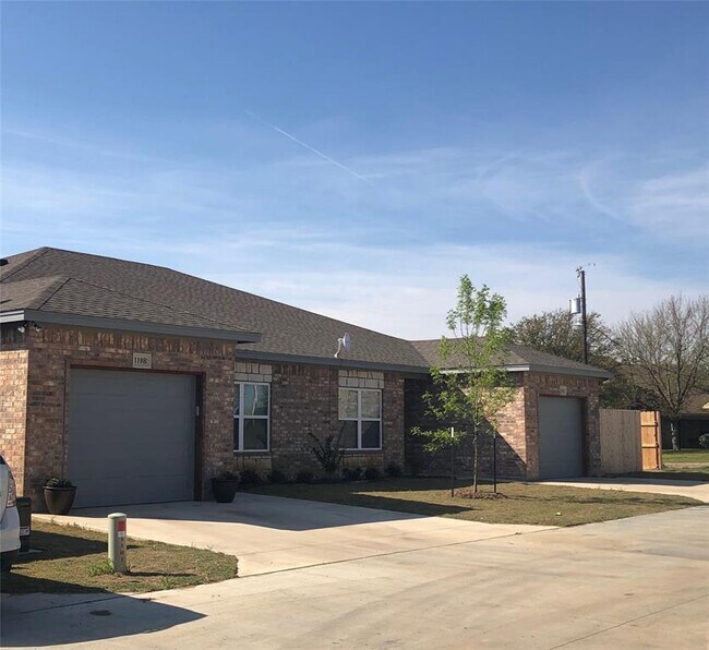 Photo - 110 Oakland St