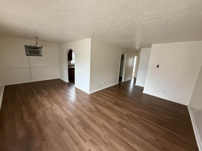 Photo - 341 Garden Park Dr