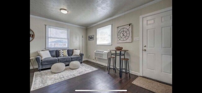 Photo - 3140 Parkdale Rd Unidad Richmond