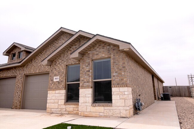 Photo - 1902 Langford Ave