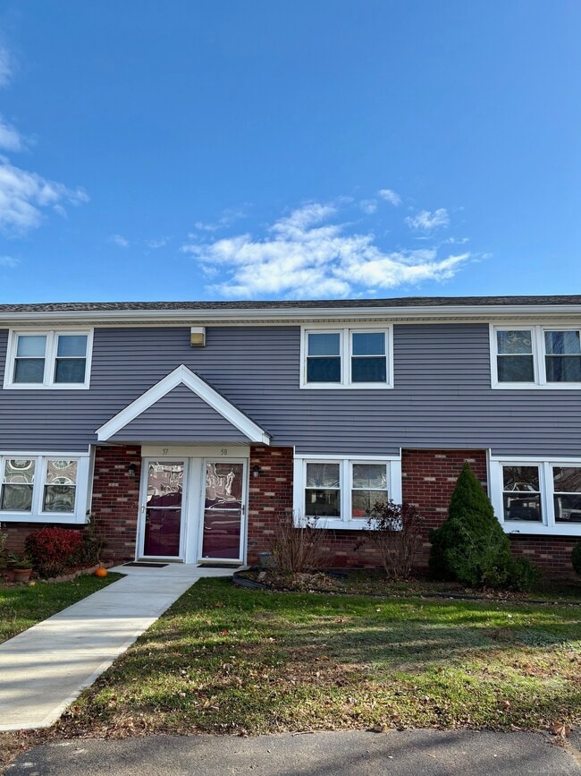 Building Photo - 211 E Main St Unit E58