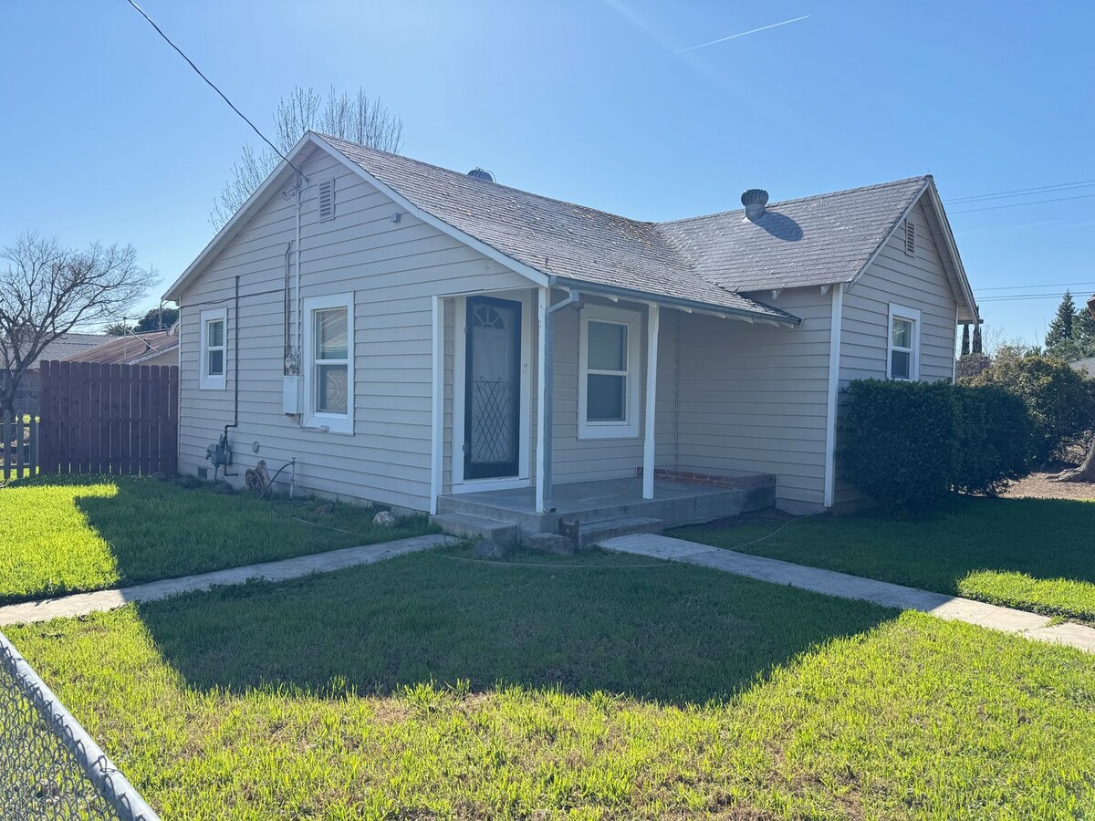 Charming 2 bed/1 ba house - Sutter - Charming 2 bed/1 ba house - Sutter