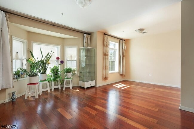 Photo - 104 E Elizabeth Ave Unidad 303