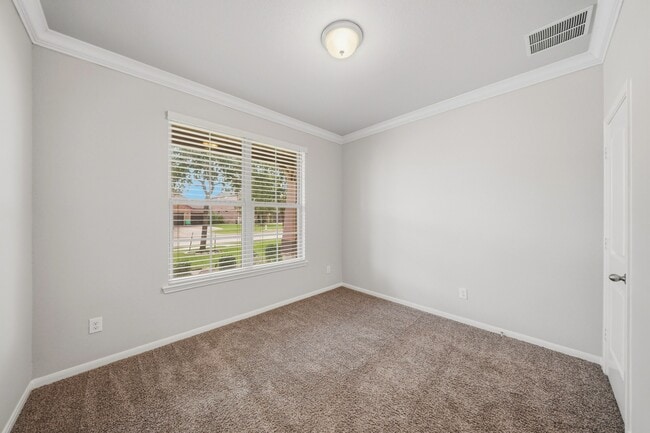 Photo - 223 Auburn Shores Ct