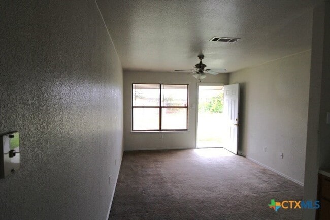 Photo - 704 N 4th St