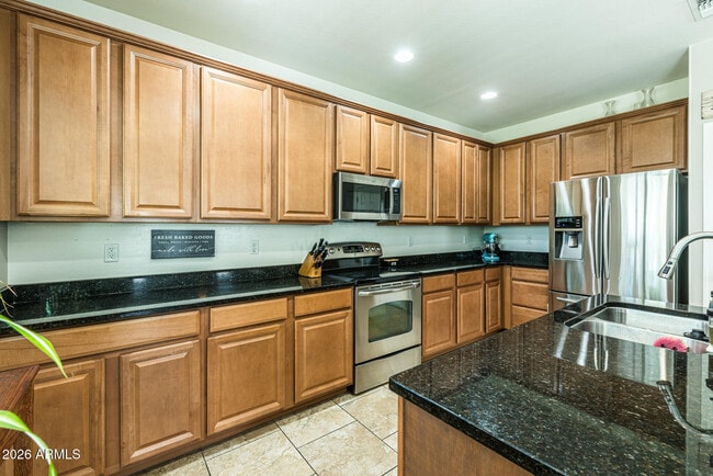 Photo - 957 E Wimpole Ave