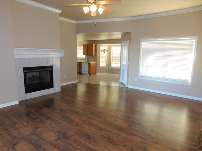 Photo - 910 SW Cheyenne Dr