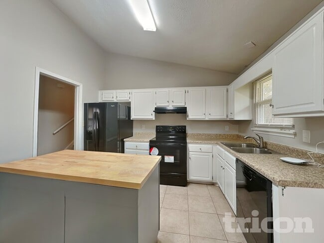 Photo - 103 Valley Rd