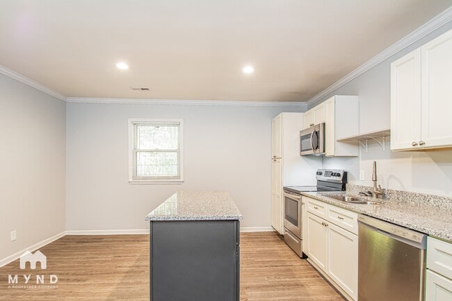 Photo - 2301 Charles St