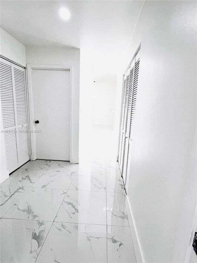 Photo - 164 NW 85th Ct