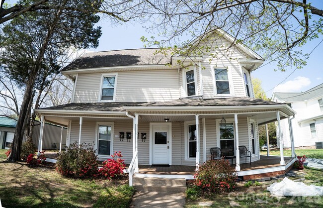 Building Photo - 405 N Main St Unit #2