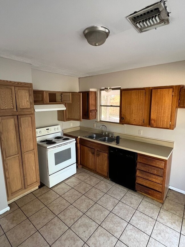 Photo - New Floors and Paint!!