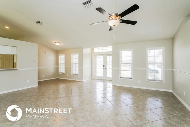 Photo - 2221 NE 3rd St