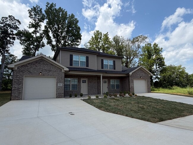 Building Photo - 933-935 Rodeo Ln Unit 935 Rodeo Court