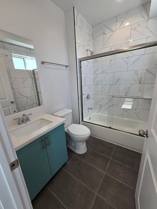 Building Photo - 2223 Sheridan St