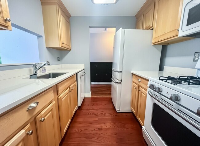 Photo - 1619 Spruce St Unit 2